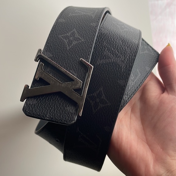 ❌SALE❌Authentic LV INITIALES 40MM REVERSIBLE Belt Size 95/38 🥋 - Picture 15 of 17